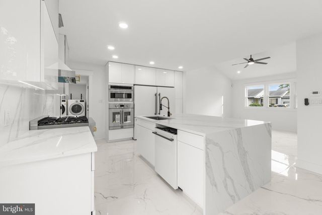 811 N BURGHLEY AVE, Ventnor City, NJ 08406