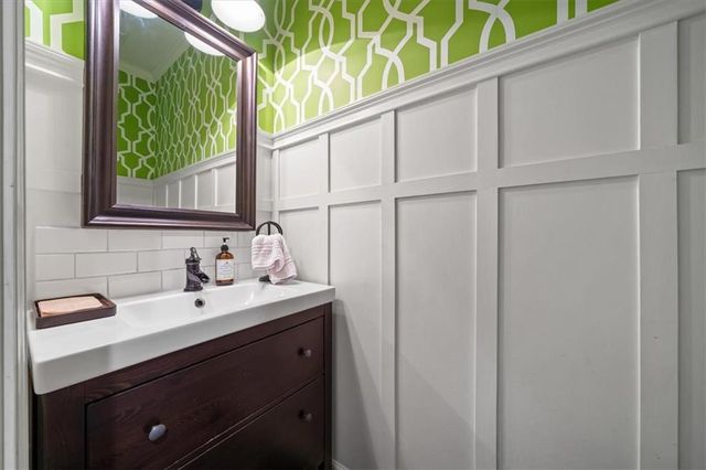 14116 Richards Street, Overland Park, KS 66221