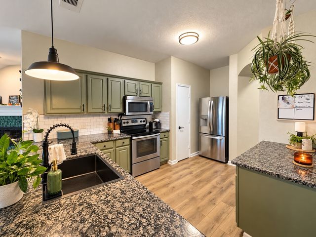 7616 Sunburst Trail, Denton, TX 76210