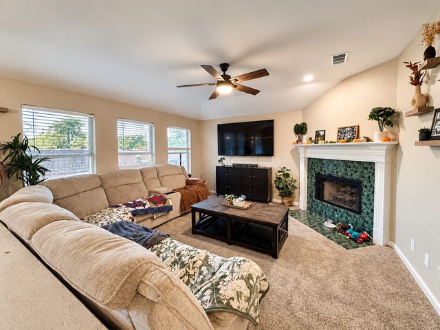 7616 Sunburst Trail, Denton, TX 76210