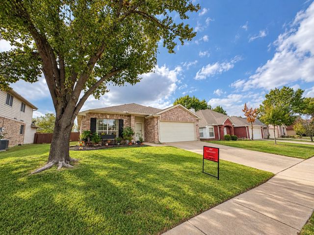 7616 Sunburst Trail, Denton, TX 76210