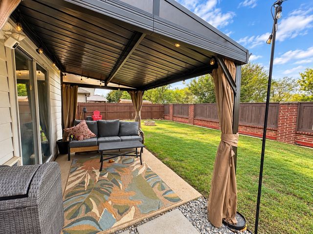 7616 Sunburst Trail, Denton, TX 76210
