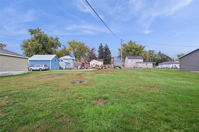 201 Grove Street, Shellsburg, IA 52332