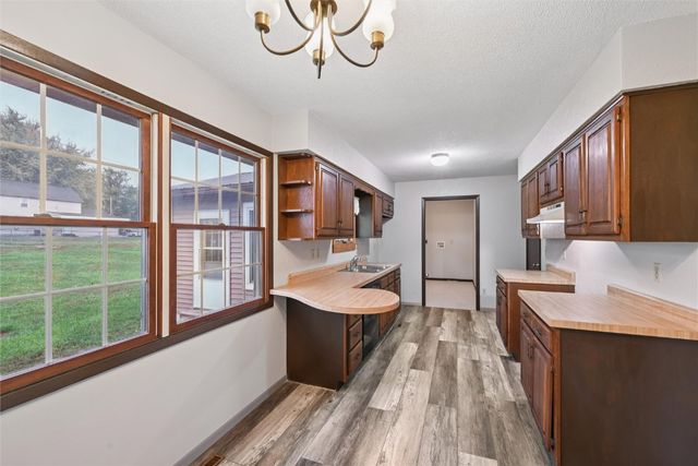 201 Grove Street, Shellsburg, IA 52332