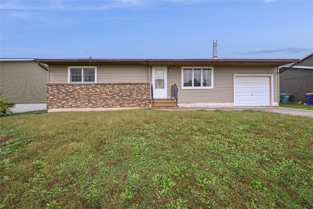 201 Grove Street, Shellsburg, IA 52332