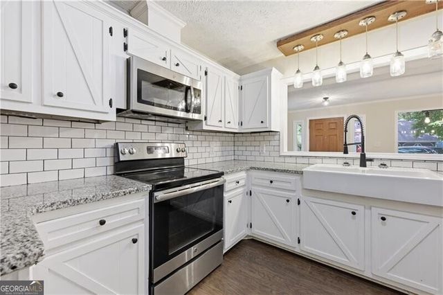 1988 Elmwood Circle, Snellville, GA 30078
