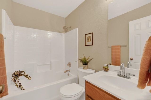 2047 Lisa LN, San Marcos, TX 78666
