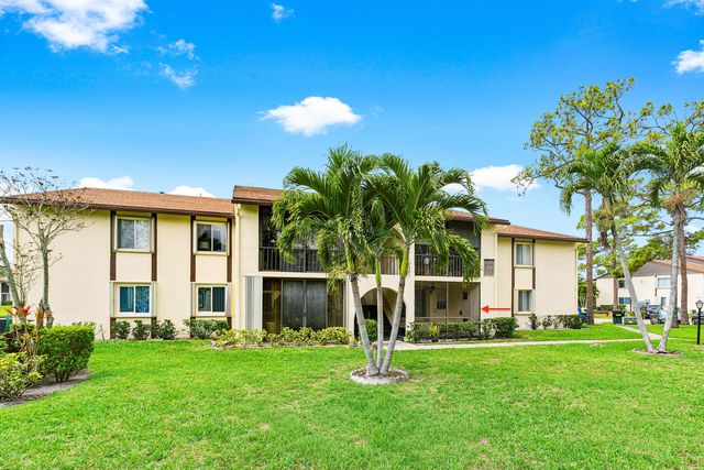 3560 Pine Tree Court B-1, Greenacres, FL 33463