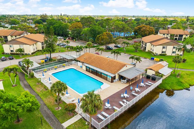 3560 Pine Tree Court B-1, Greenacres, FL 33463