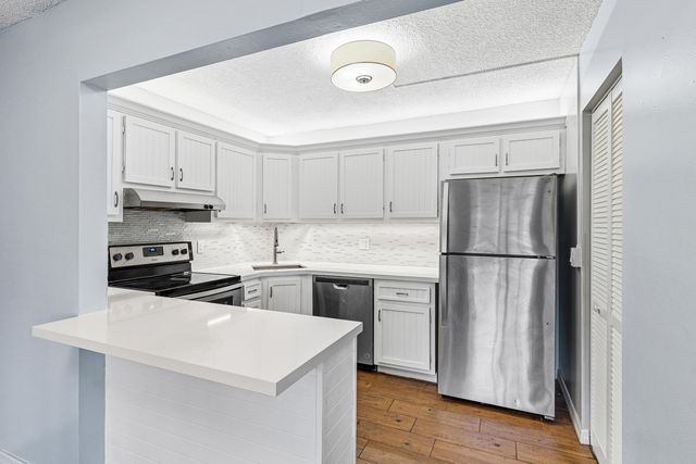 3560 Pine Tree Court B-1, Greenacres, FL 33463