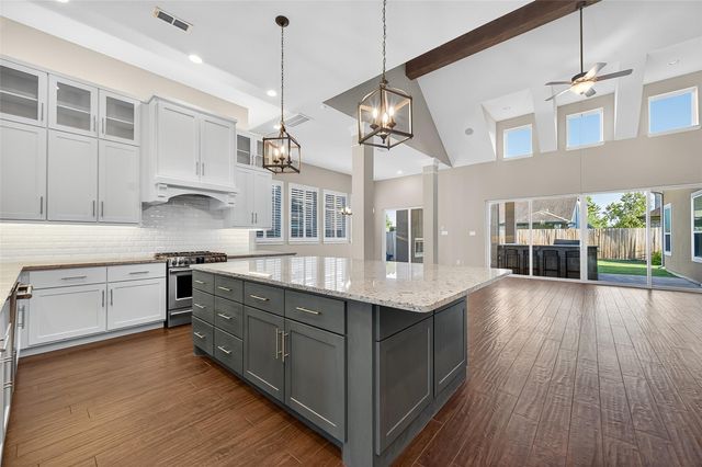 715 Suncatcher Circle, Richmond, TX 77406