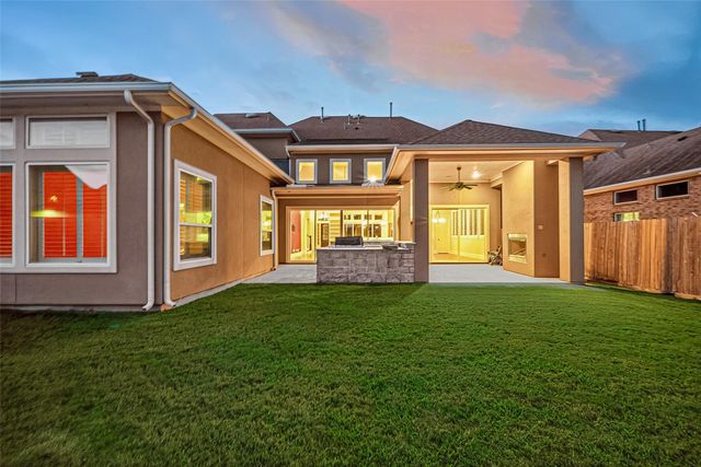 715 Suncatcher Circle, Richmond, TX 77406