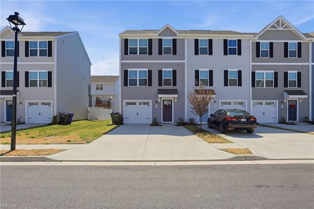 25 Clara CT, Suffolk, VA 23434