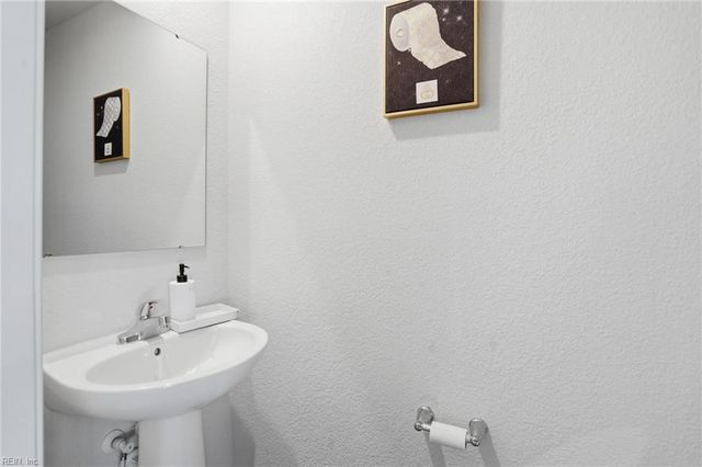 25 Clara CT, Suffolk, VA 23434