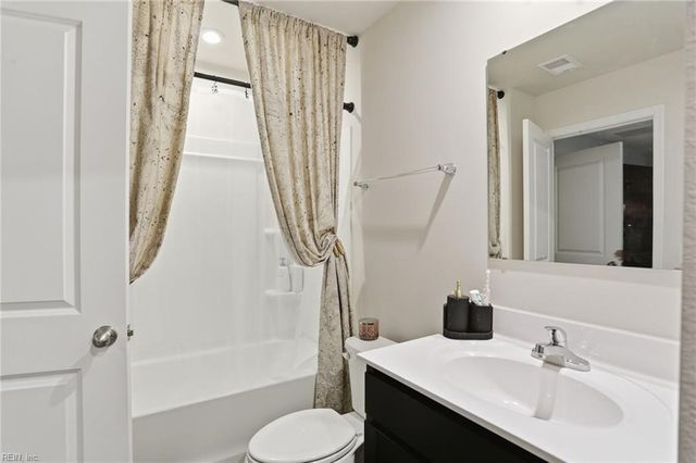 25 Clara CT, Suffolk, VA 23434