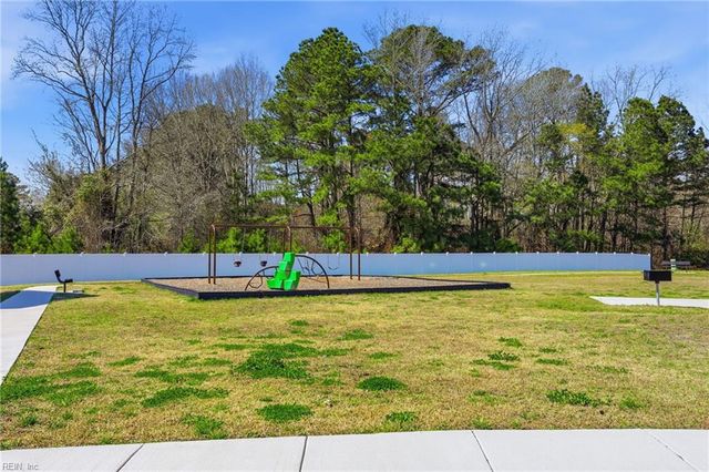 25 Clara CT, Suffolk, VA 23434