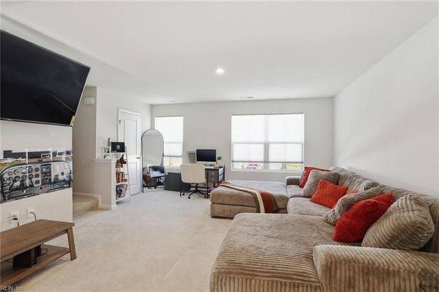 25 Clara CT, Suffolk, VA 23434