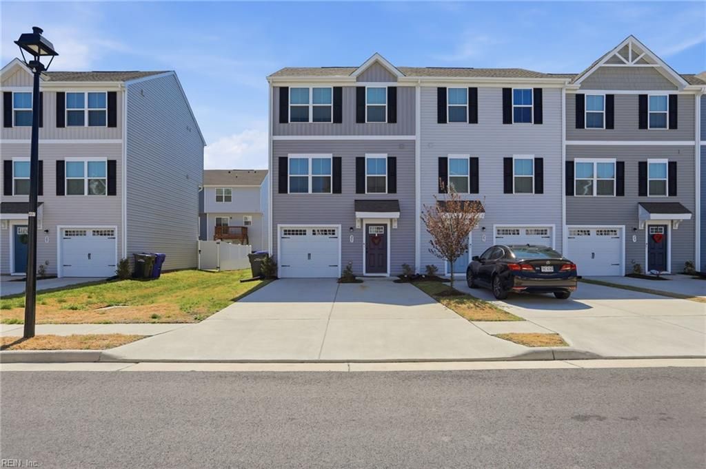 25 Clara CT, Suffolk, VA 23434
