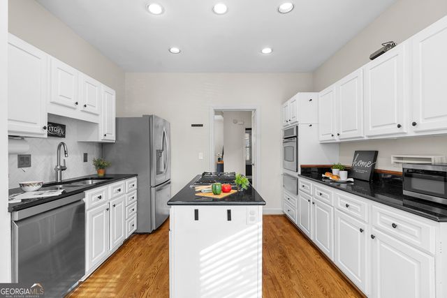 1232 Brookhaven Park Place NE, Brookhaven, GA 30319