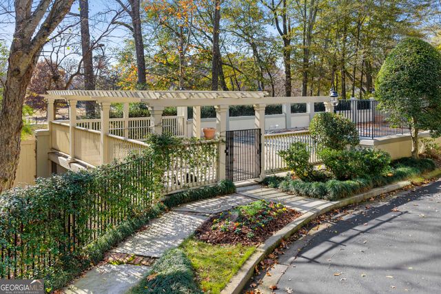 1232 Brookhaven Park Place NE, Brookhaven, GA 30319