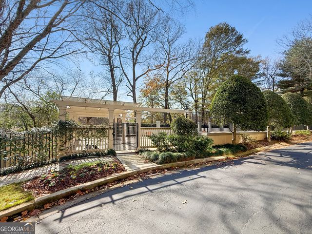 1232 Brookhaven Park Place NE, Brookhaven, GA 30319