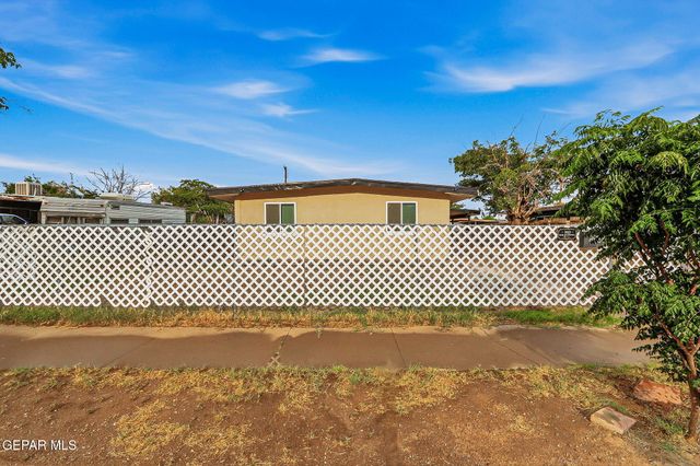8828 Mount Elbert Drive, El Paso, TX 79904