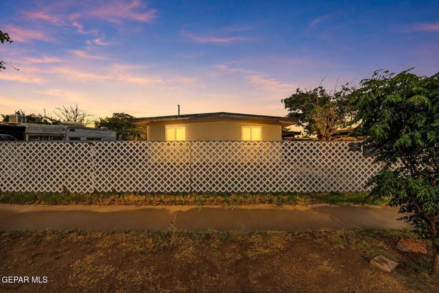 8828 Mount Elbert Drive, El Paso, TX 79904