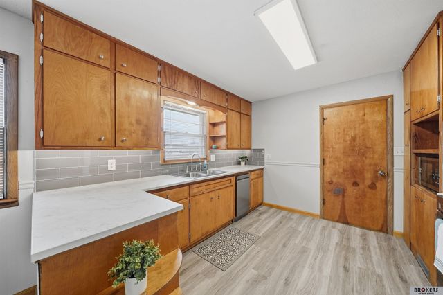 614 North Avenue, Seward, NE 68434