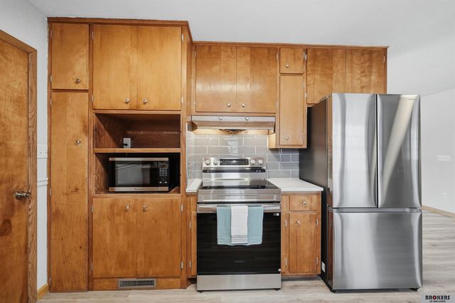 614 North Avenue, Seward, NE 68434