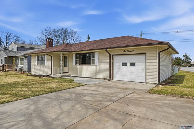 614 North Avenue, Seward, NE 68434