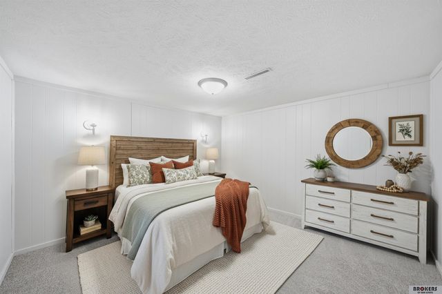 614 North Avenue, Seward, NE 68434