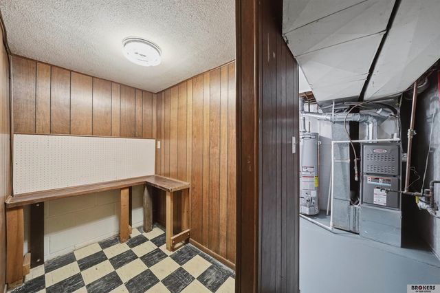 614 North Avenue, Seward, NE 68434