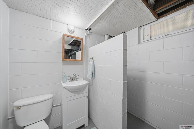 614 North Avenue, Seward, NE 68434