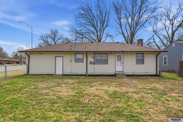 614 North Avenue, Seward, NE 68434