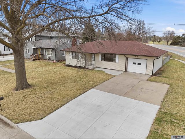 614 North Avenue, Seward, NE 68434