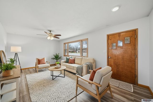 614 North Avenue, Seward, NE 68434