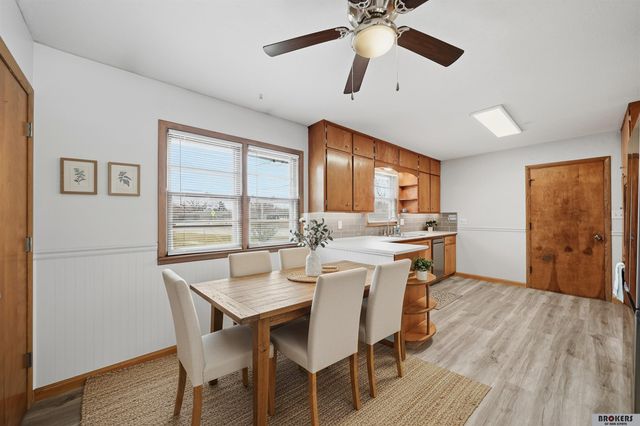 614 North Avenue, Seward, NE 68434