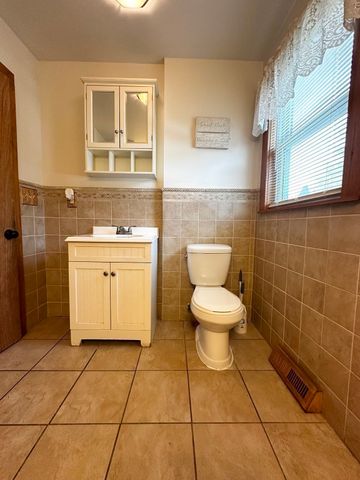 770 Main Street, Acushnet, MA 02743