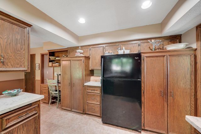 8359 Amsden Ridge Drive, Bloomington, MN 55438