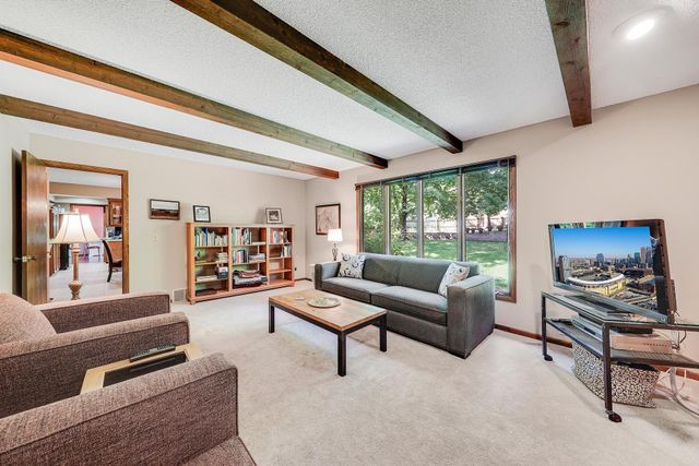 8359 Amsden Ridge Drive, Bloomington, MN 55438