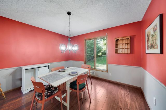 8359 Amsden Ridge Drive, Bloomington, MN 55438