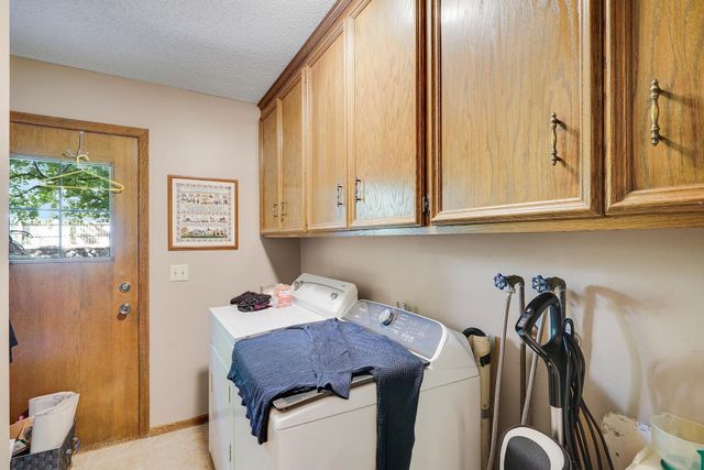 8359 Amsden Ridge Drive, Bloomington, MN 55438