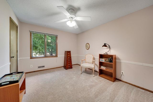 8359 Amsden Ridge Drive, Bloomington, MN 55438