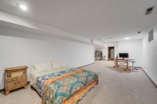 8359 Amsden Ridge Drive, Bloomington, MN 55438
