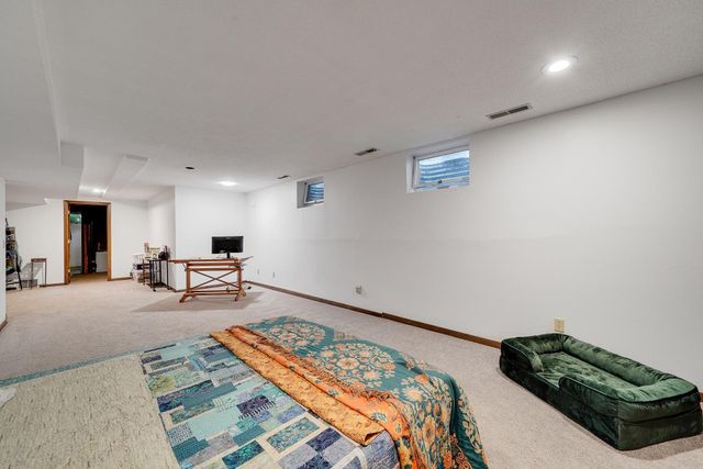8359 Amsden Ridge Drive, Bloomington, MN 55438