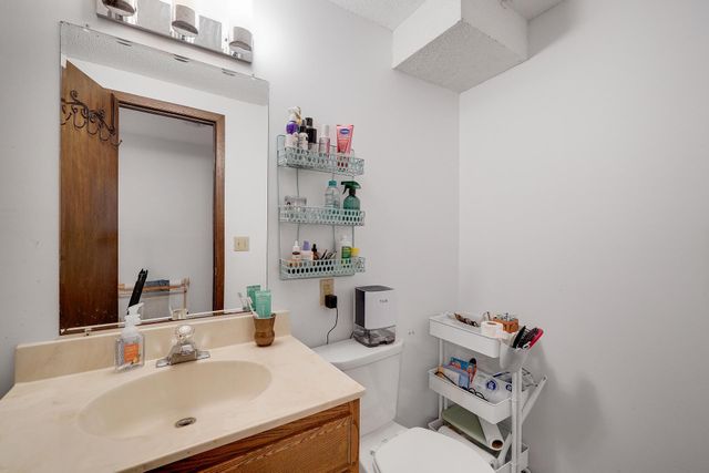 8359 Amsden Ridge Drive, Bloomington, MN 55438