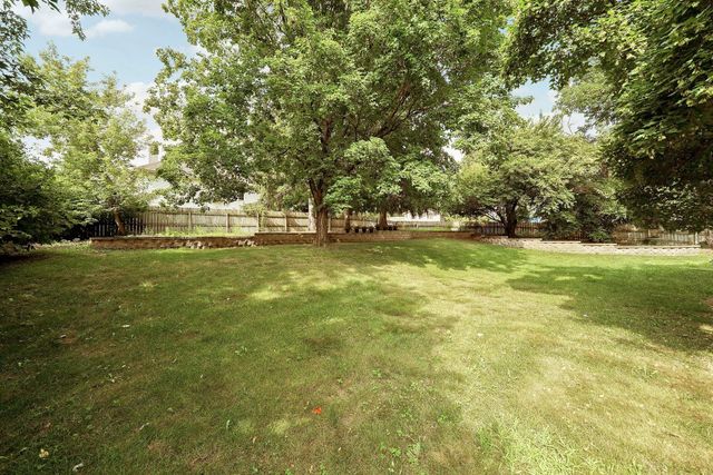 8359 Amsden Ridge Drive, Bloomington, MN 55438
