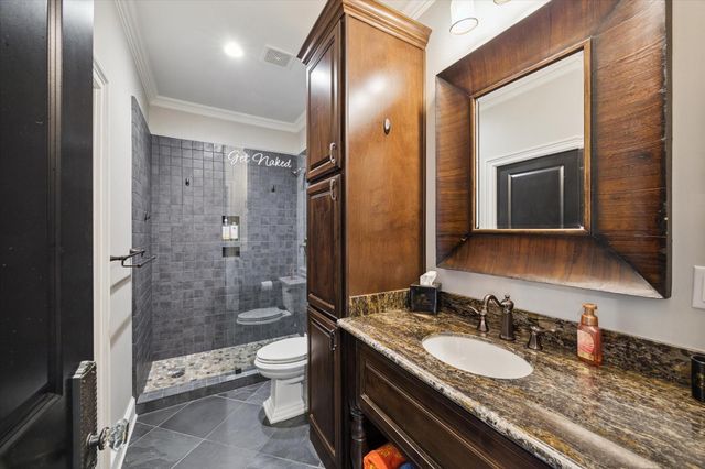 205 W 24th Street, Houston, TX 77008