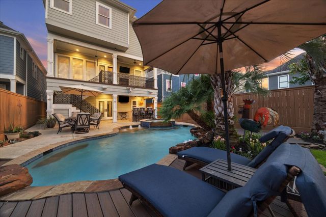 205 W 24th Street, Houston, TX 77008