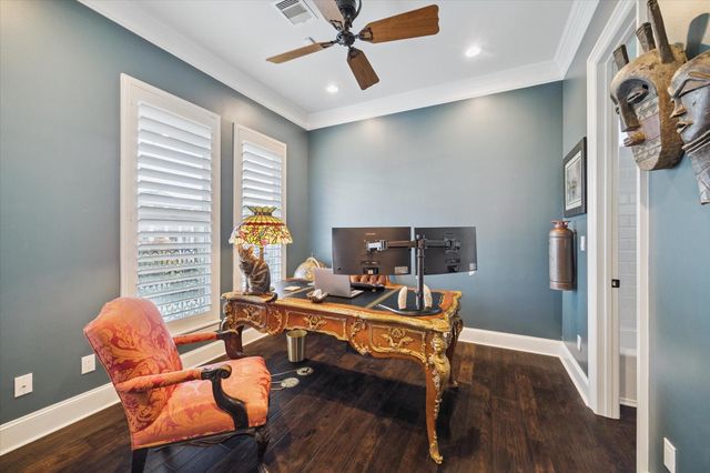 205 W 24th Street, Houston, TX 77008